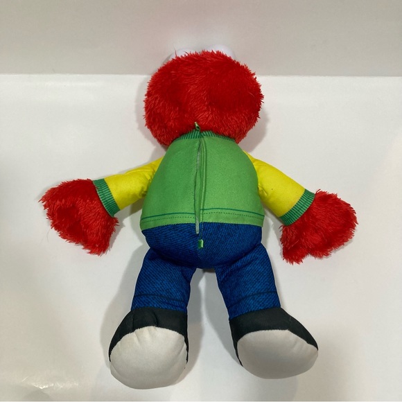 Sesame Street Singing Elmo - Picture 4 of 4